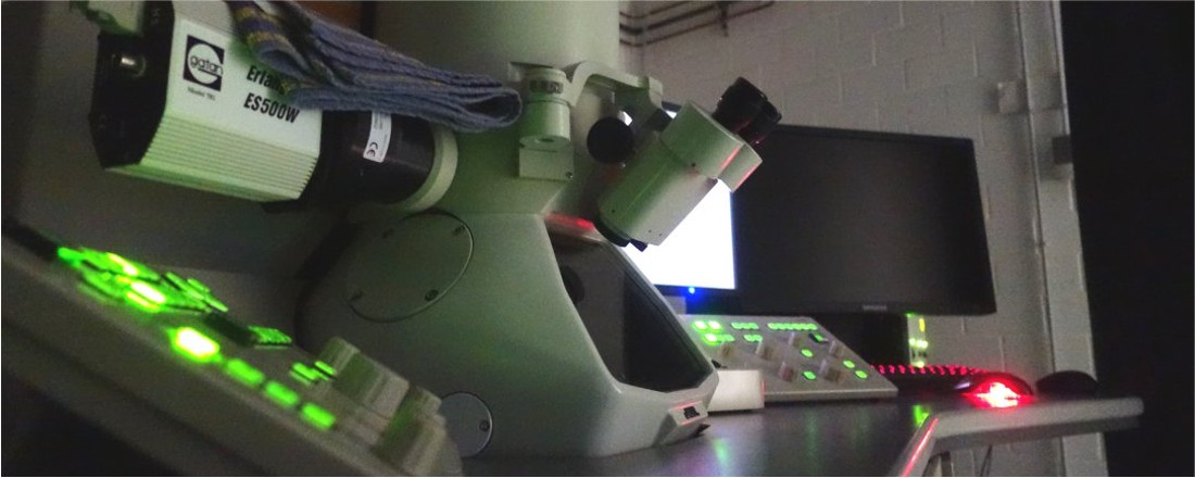 Banner Electronic microscope